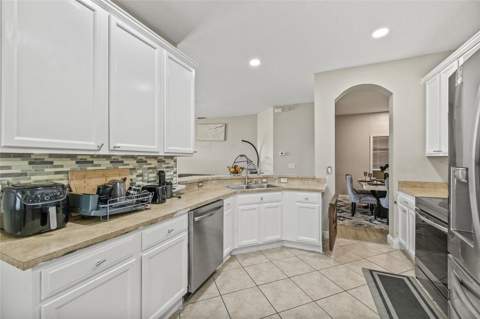 8521 Southern Charm Circle, Brooksville FL - photo 16 of 44