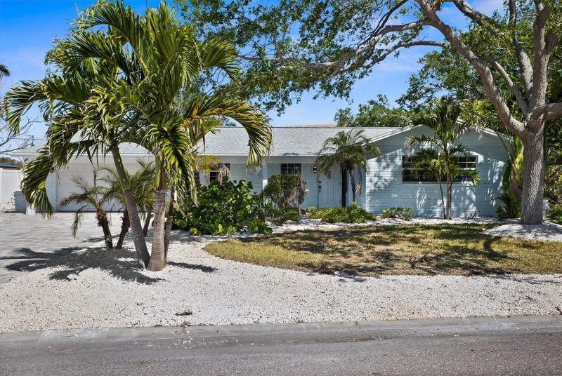 3 bedroom Single Family Residence at 10001 S Yacht Club Drive, Paradise Island 4th Add, Treasure Island — photo 2