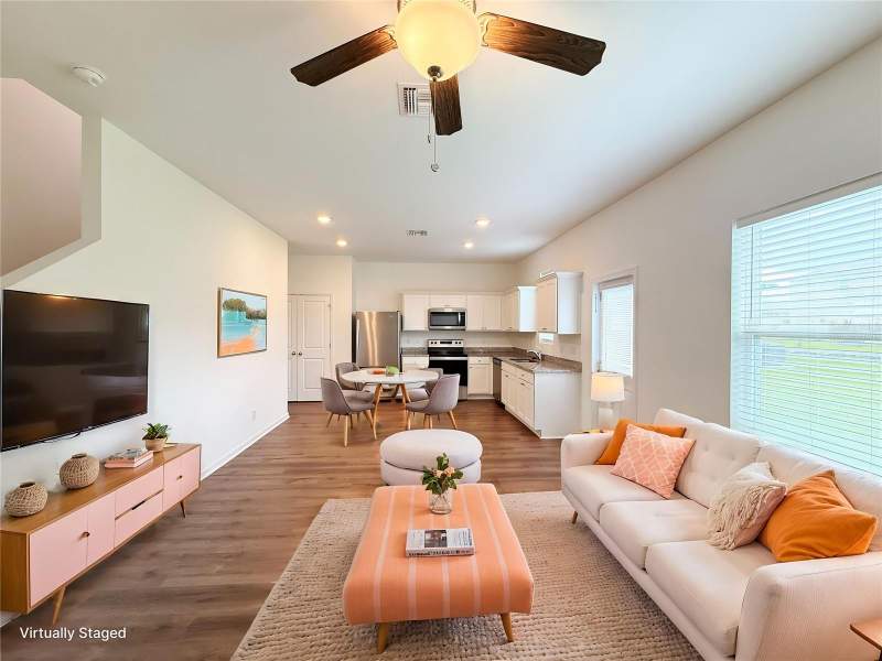 3 bedroom Single Family Residence at 35409 White Water Lily Way, Hidden Crk Ph 1 & 2, Zephyrhills — photo 2