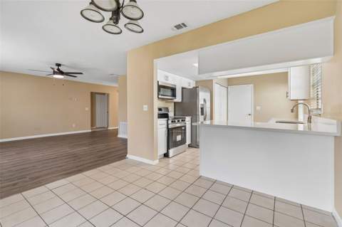 8301 Iberia Place, Tampa FL - photo 14 of 35