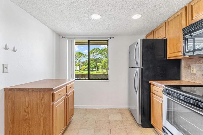 2 bedroom Condominium at 108 Woodlands Court #108, East Lake Woodlands Condo Unit 7, Oldsmar — photo 5