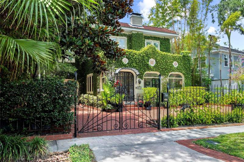 4 bedroom Single Family Residence at 710 SPRINGDALE ROAD, SPRING LAKE TERRACE, ORLANDO — photo 2