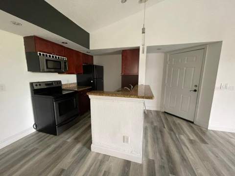 5140 Conroy Road #37, Orlando FL - photo 6 of 6