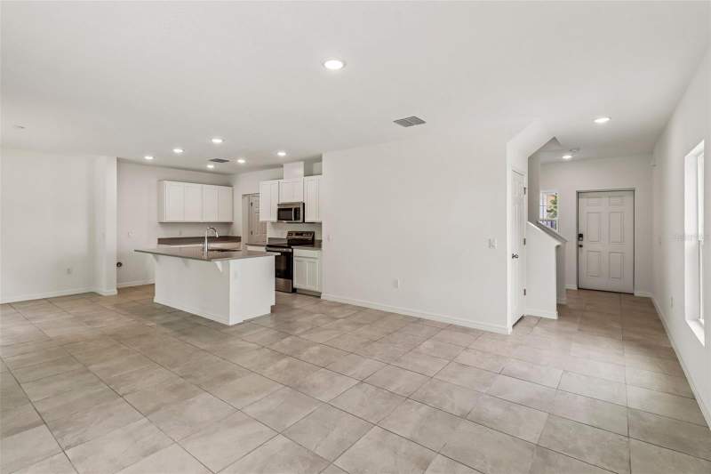 4 bedroom Single Family Residence at 1113 Majesty Palm Circle, Beresford Woods Ph 2, Deland — photo 5