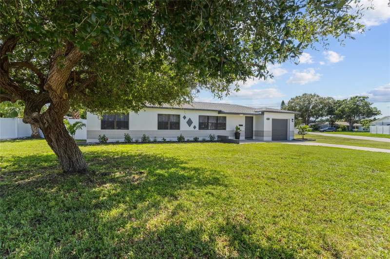 3 bedroom Single Family Residence at 1200 63rd Avenue, Meadow Lawn 2nd Add, St Petersburg — photo 4