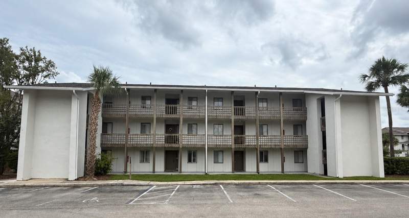 6519 W NEWBERRY ROAD #305 home for sale in Oaks Condos for Sale: 5 Listings, Median $92K