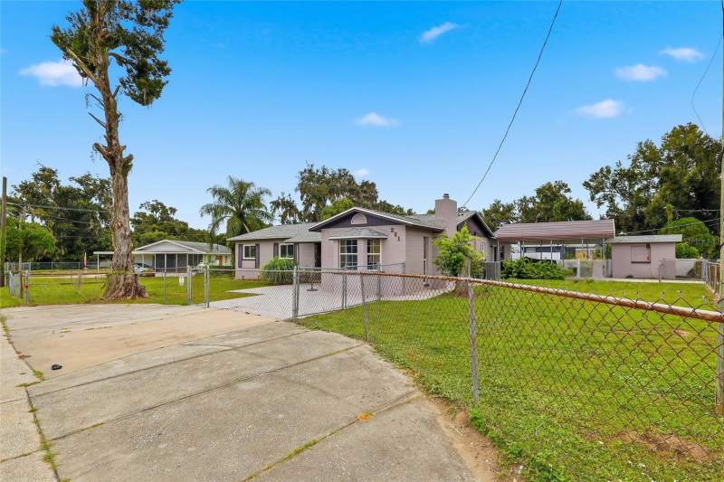 201 E WHEELER ROAD home for sale in Lynwood Park