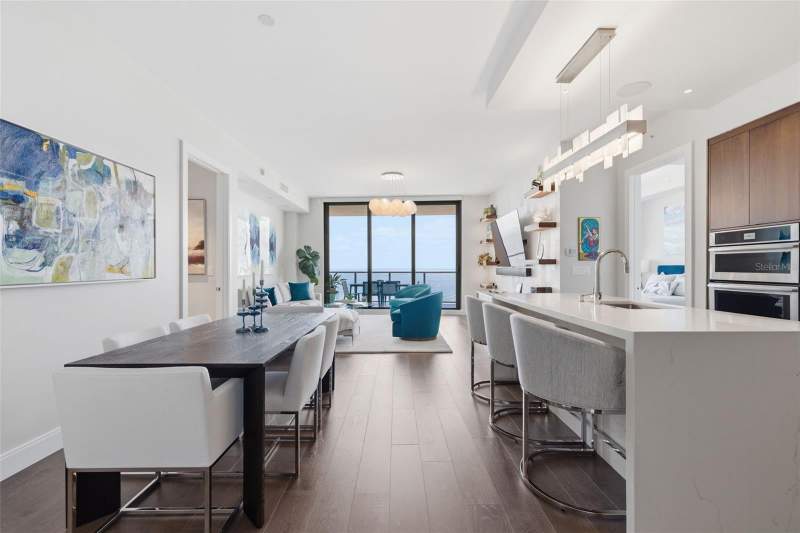 2 bedroom Condominium at 100 1st Avenue #3802, One St. Petersburg, St Petersburg — photo 3
