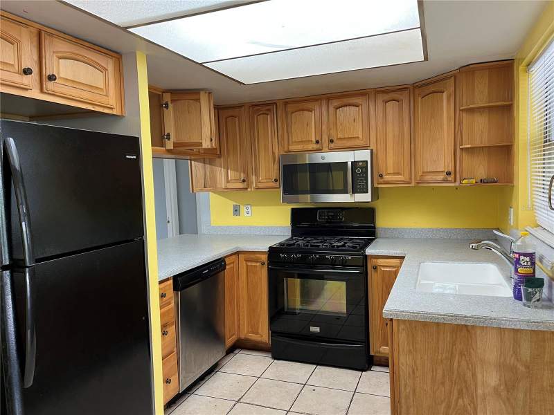 3 bedroom Single Family Residence at 207 Birch Terrace, North Orlando Terrace, Winter Springs — photo 4