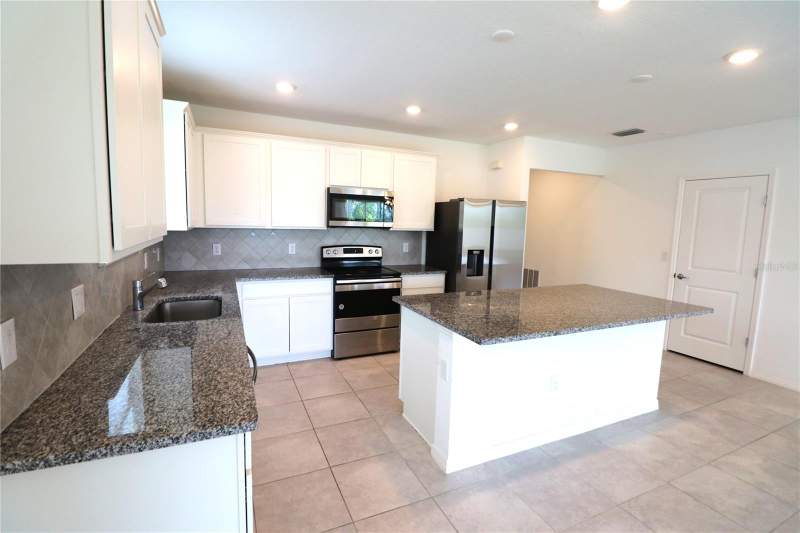 4 bedroom Single Family Residence at 4006 Capri Coast Drive, North Park Isle Ph 1B 1C & 1D, Plant City — photo 5