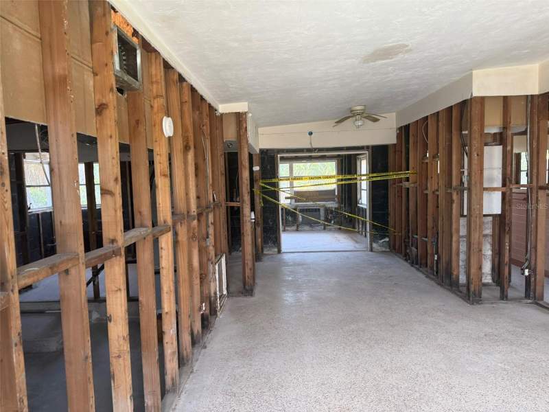 2 bedroom Single Family Residence at 14054 Vivian Drive, Gulf Shores 3rd Add Rep, Madeira Beach — photo 3