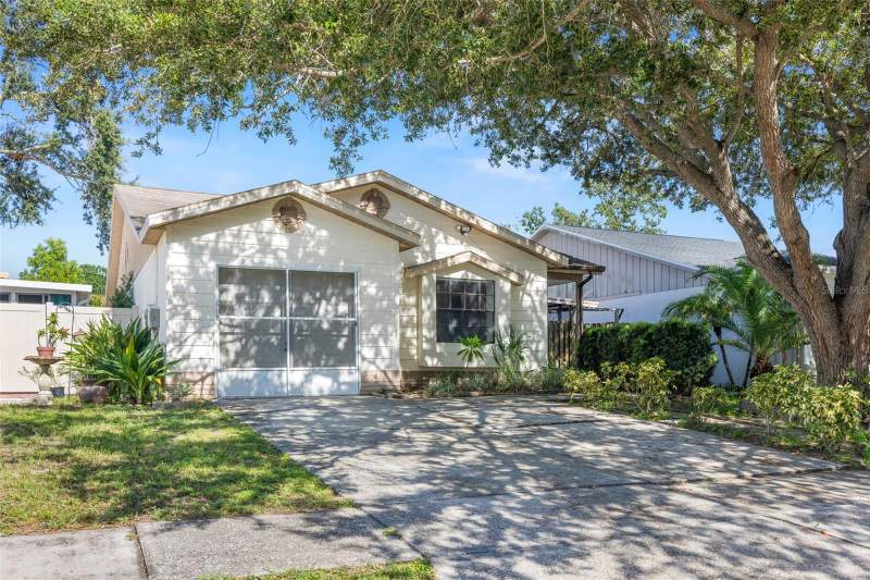 3 bedroom Single Family Residence at 13427 Laraway Drive, Summerfield Village II Tr 5, Riverview — photo 5