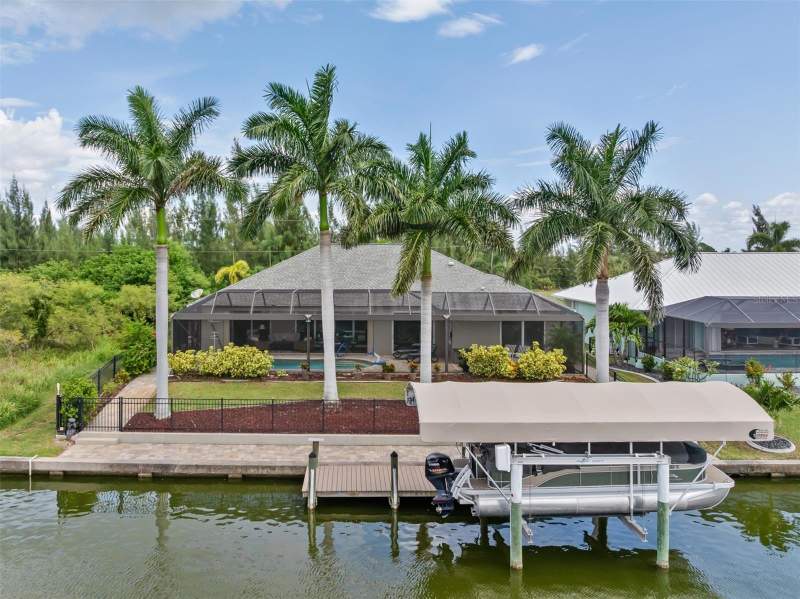 3 bedroom Single Family Residence at 15776 Melport Circle, Port Charlotte Sec 093, Port Charlotte — photo 2