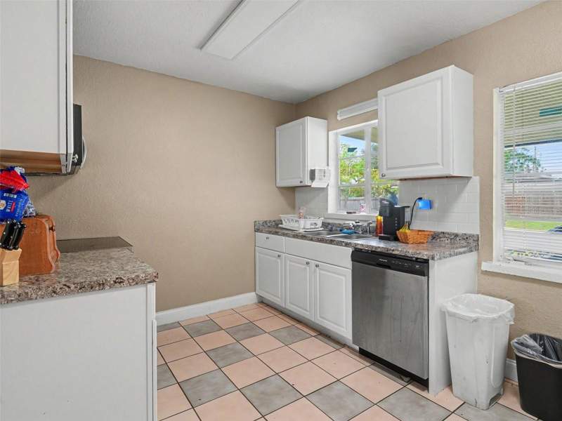 3 bedroom Single Family Residence at 1503 55th Avenue, Airport Rev, Bradenton — photo 5