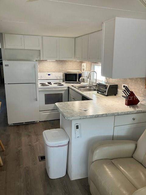 2 bedroom Mobile Home at 800 Chesapeake Drive #42, Chesapeake Point Co-Op Inc Unrec, Tarpon Springs — photo 5