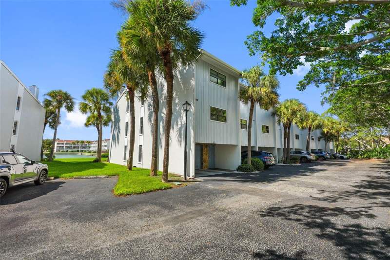Capri HarborCondos for Sale in Treasure Island, FL