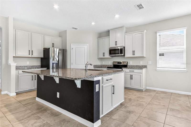 4 bedroom Single Family Residence at 2304 Tudor Rose Drive, Kensington Reserve Ph II, Sanford — photo 5