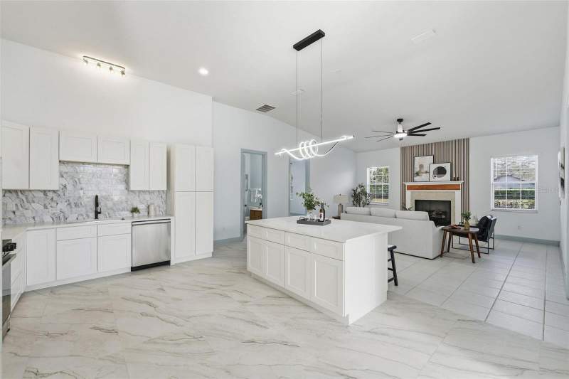 4 bedroom Single Family Residence at 4873 NE 64th Avenue, Silver Meadows, Silver Springs — photo 5