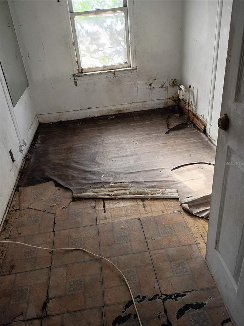 3 bedroom Single Family Residence at 1043 W Jefferson Street, Morgans Add 02, Orlando — photo 2