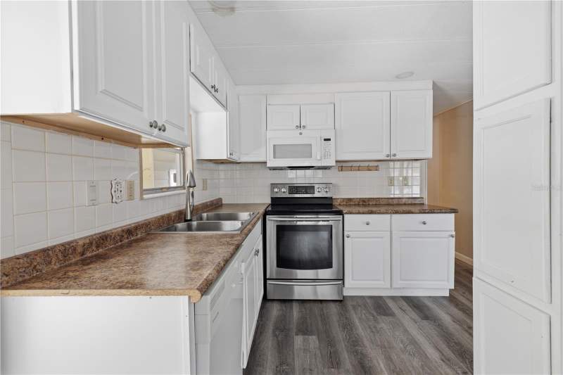 2 bedroom Manufactured Home at 3417 Wax Myrtle Circle, Zellwood Station, Zellwood — photo 4