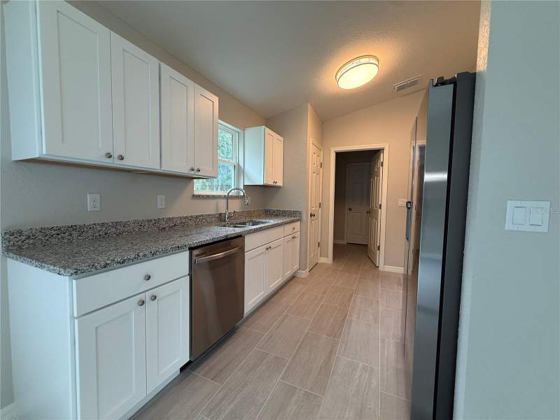 3 bedroom Single Family Residence at 13 Locust Run, Silver Springs Shores Unit 34, Ocala — photo 5