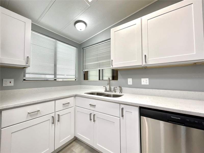 2 bedroom Manufactured Home at 2612 McDaniel Drive, Broadmoor, Kissimmee — photo 3