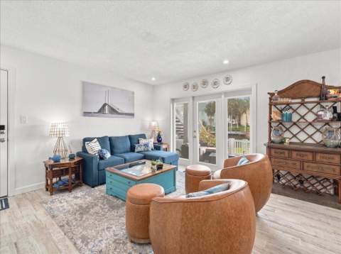 5153 Salmon Drive #B, St Petersburg FL - photo 7 of 50