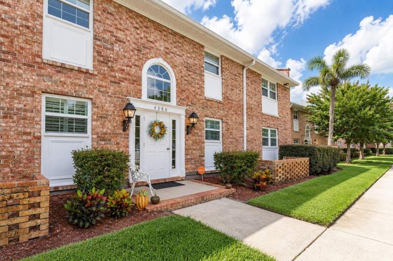 4386 LAKE UNDERHILL ROAD #20C7 home for sale in Plantation Apartments
