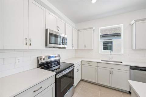 9026 Leeward Drive, Palmetto FL - photo 7 of 22