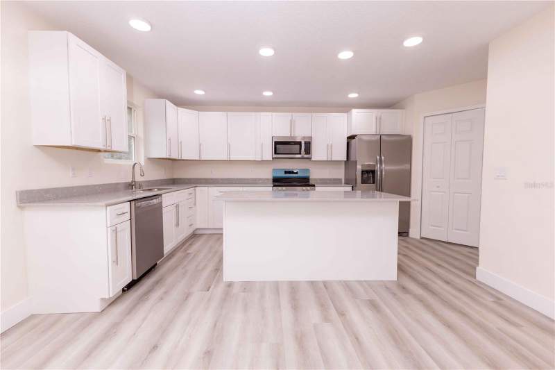 3 bedroom Single Family Residence at 2399 CR 423, Indian Estates, Lake Panasoffkee — photo 3