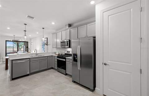 18734 Indian Rock Place, Lakewood Ranch FL - photo 9 of 28