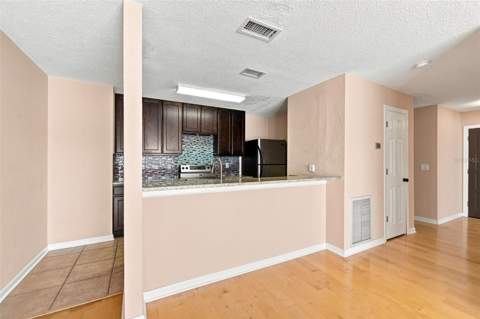 10836 Venice Circle, Tampa FL - photo 11 of 43