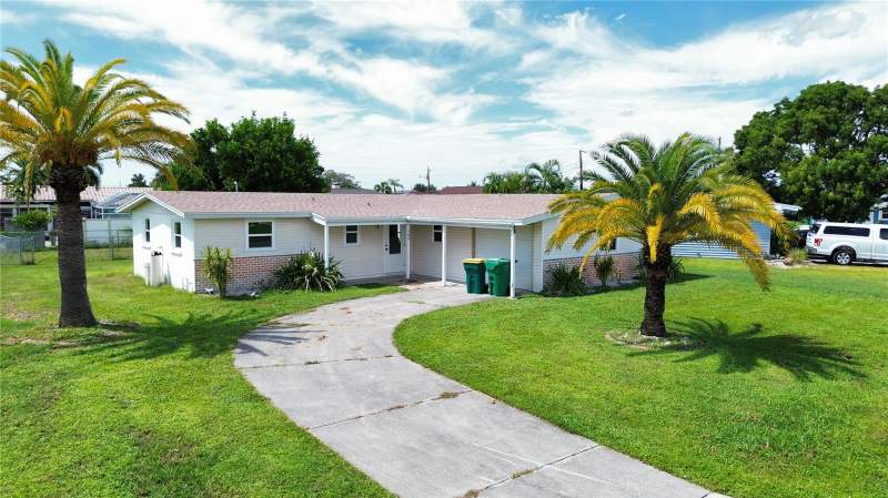 4 bedroom Single Family Residence at 160 Francis Drive, Port Charlotte Sec 006, Port Charlotte — photo 3