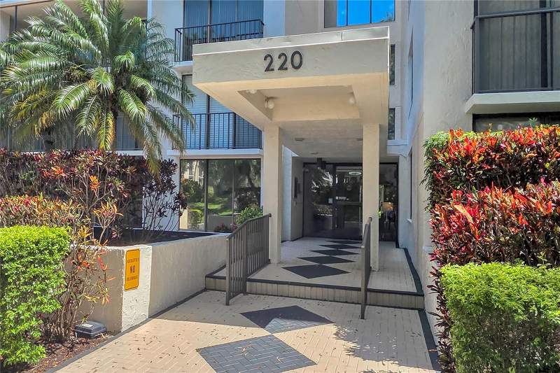 2 bedroom Condominium at 220 Belleview Boulevard #812, Belleview Biltmore Villas Bayshore II, Belleair — photo 2