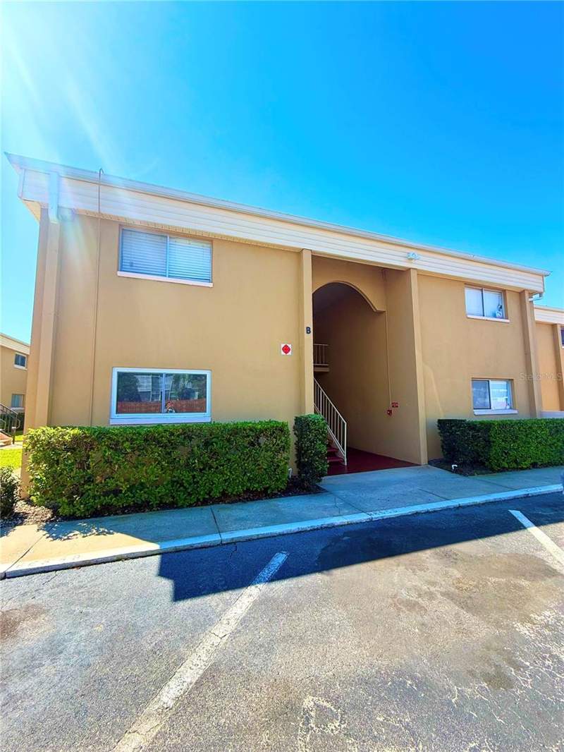 1000 LAKE OF THE WOODS BOULEVARD #101B home for sale in Ashwood Condos for Sale: 3 Listings