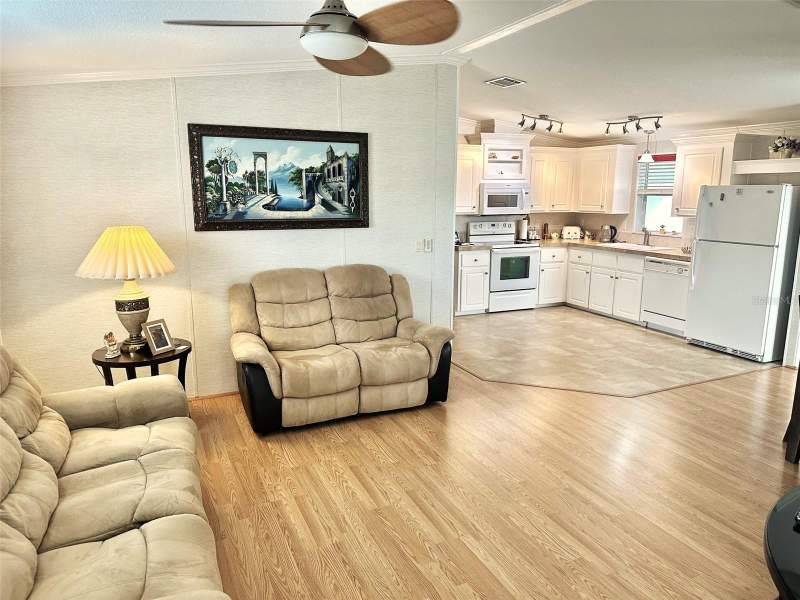 2 bedroom Manufactured Home at 9790 66th Street #200, Clearwater Cascade M/H Park Unrec, Pinellas Park — photo 3