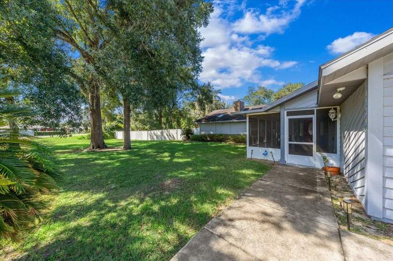 5 bedroom Single Family Residence at 11470 SE 73rd Court, Pine Wood Estate, Belleview — photo 4