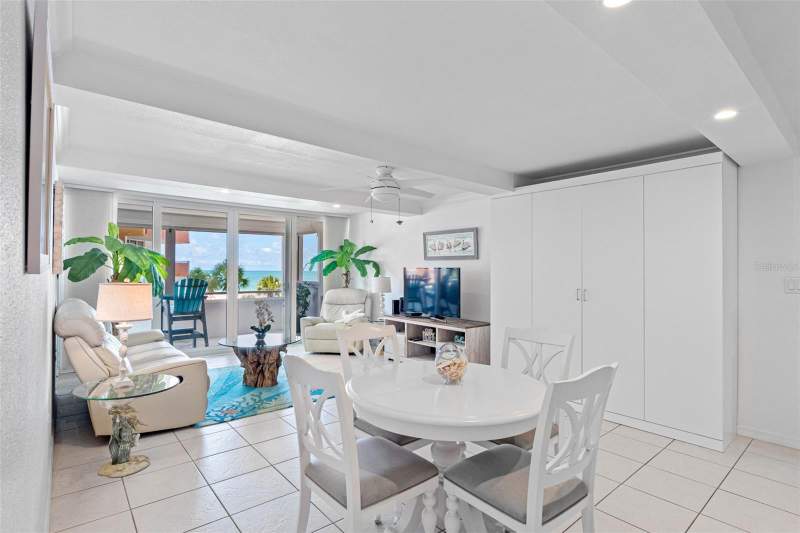 1 bedroom Condominium at 17920 Gulf Boulevard #302, Redington Towers Bldg 2 Condo, Redington Shores — photo 3