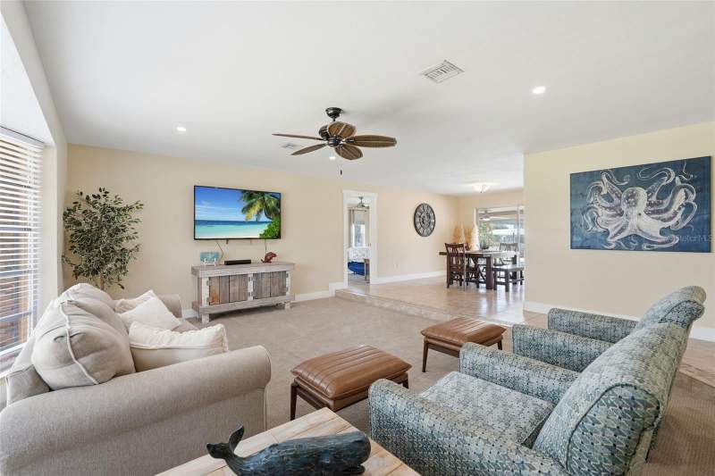 3 bedroom Single Family Residence at 418 Avalon Drive, Cape Coral, Cape Coral — photo 4