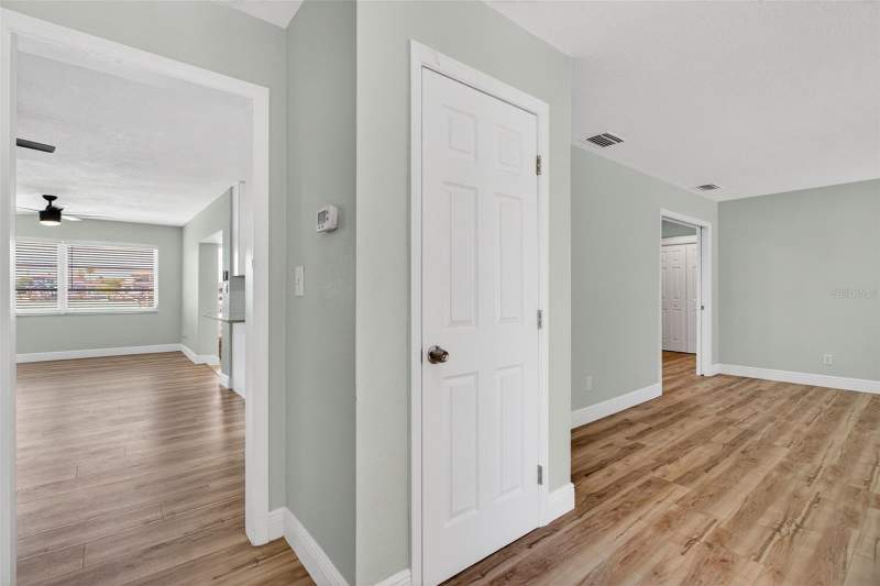 4 bedroom Single Family Residence at 7957 10th Avenue, South Cswy Isle Yacht Club 2nd Add, St Petersburg — photo 5