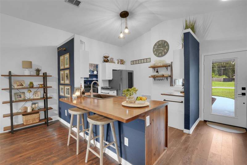 3 bedroom Single Family Residence at 130 W 8TH ST, NORTH CHULUOTA, CHULUOTA — photo 4