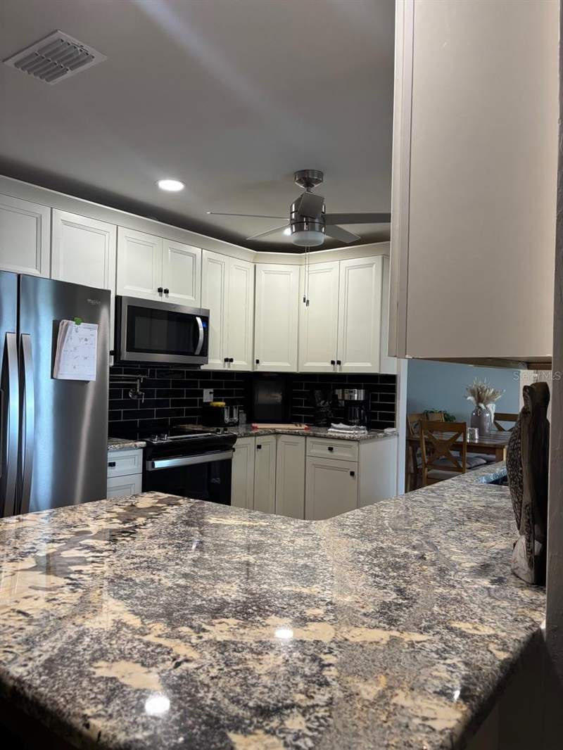 3 bedroom Single Family Residence at 17071 Waters Edge Circle, Kings Bay Estates, North Fort Myers — photo 2