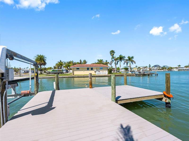 3 bedroom Single Family Residence at 562 Johns Pass Avenue, Crystal Island 2nd Add, Madeira Beach — photo 5