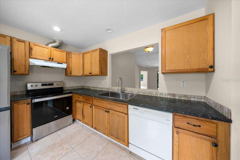 3 bedroom Half Duplex at 5059 SW 196th Avenue, Rainbow Acres Add 02, Dunnellon — photo 5