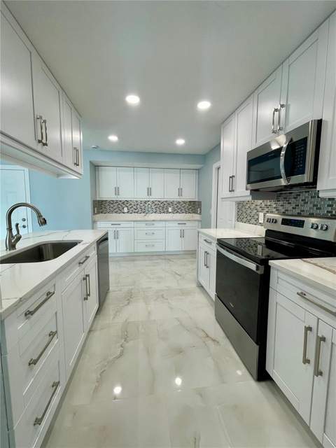 8503 Woodwick Court, Tampa FL - photo 7 of 23