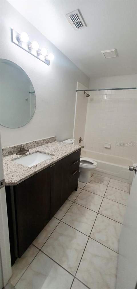 1215 Barefoot Bay Drive, Orlando FL - photo 8 of 12