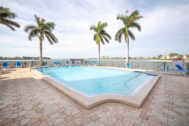 2 bedroom Condominium at 5220 Brittany Drive #1204, Bayway Isles Point Brittany Five, St Petersburg — photo 5