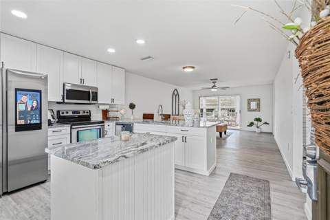 2265 Bancroft Circle #B, Palm Harbor FL - photo 6 of 6