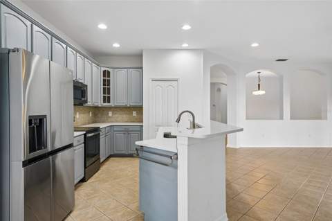 1810 Mira Lago Circle, Ruskin FL - photo 12 of 62