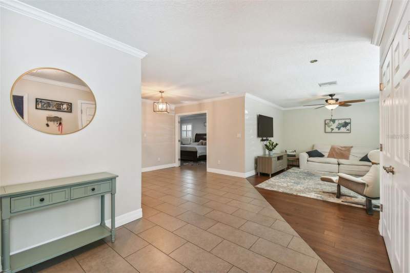 5 bedroom Single Family Residence at 17018 Dennis Road, Lutz, Lutz — photo 4